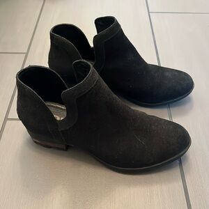 SOREL Lola Cut out Bootie